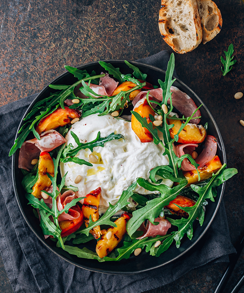 Bella solata s kruhom iz dopeke Hlebček.